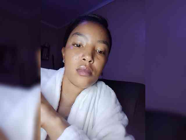 BeautifulGia webcam