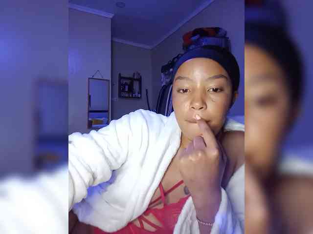 BeautifulGia webcam