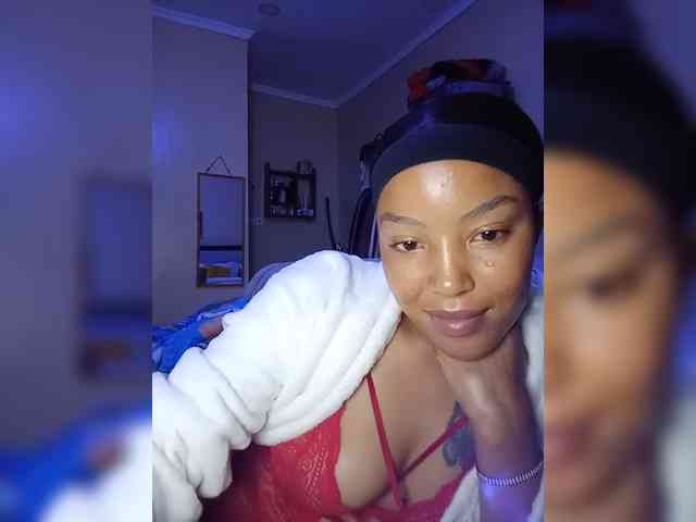 BeautifulGia webcam