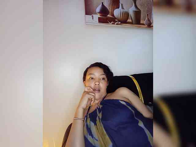 BeautifulGia webcam