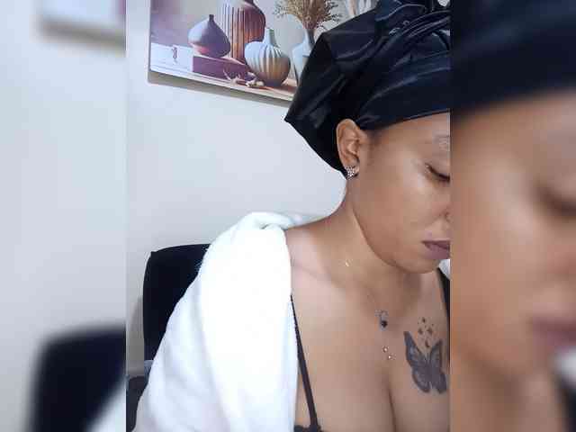 BeautifulGia webcam