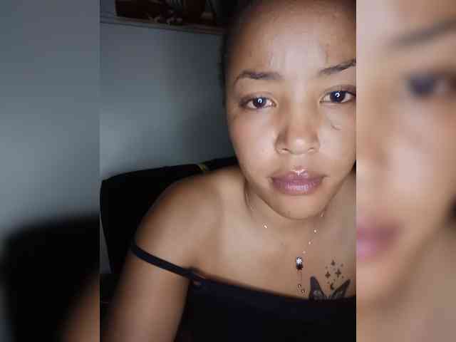 BeautifulGia webcam