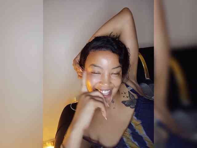 BeautifulGia webcam