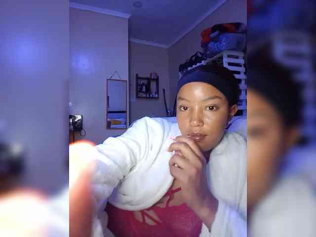 BeautifulGia webcam