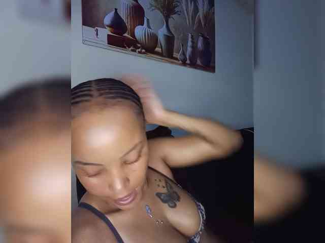 BeautifulGia webcam