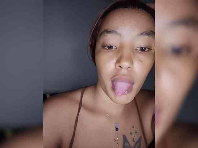 BeautifulGia webcam