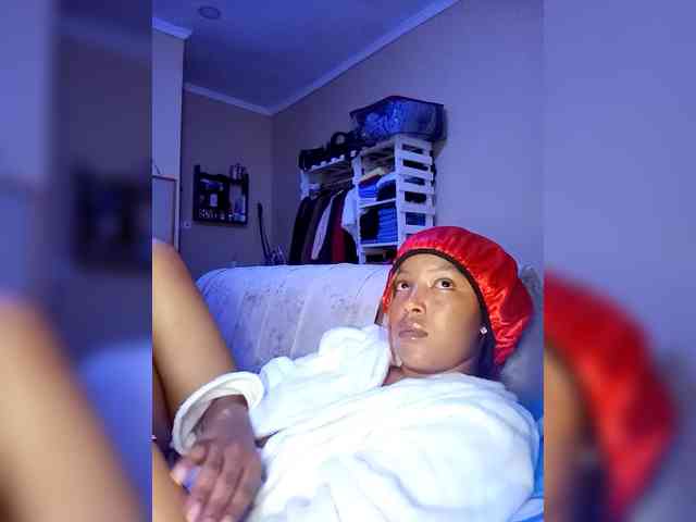 BeautifulGia webcam