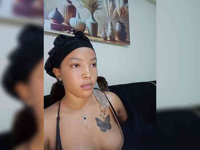 BeautifulGia webcam