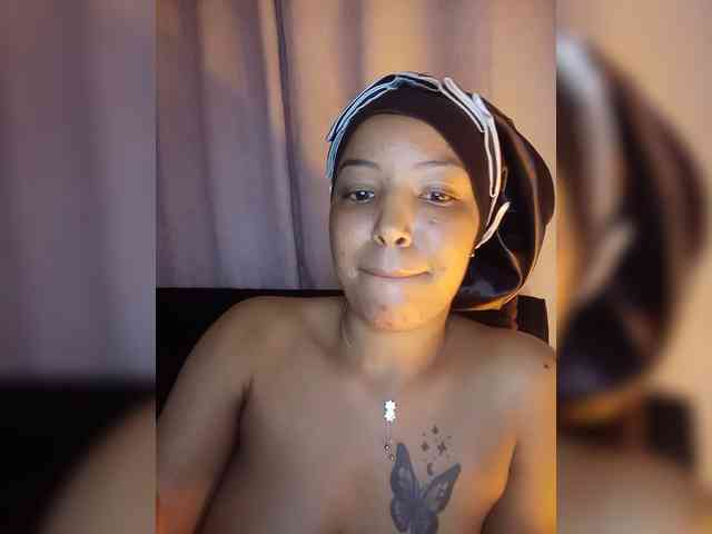 BeautifulGia webcam