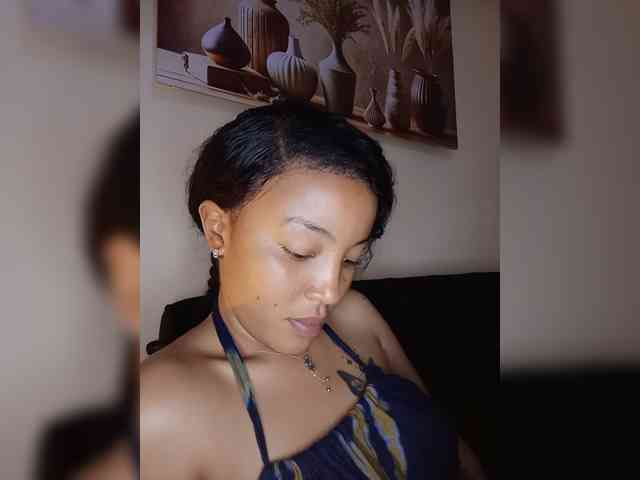 BeautifulGia webcam