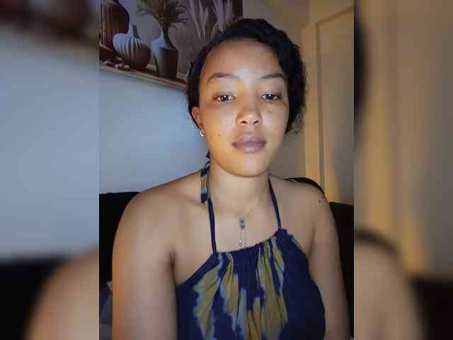 BeautifulGia webcam