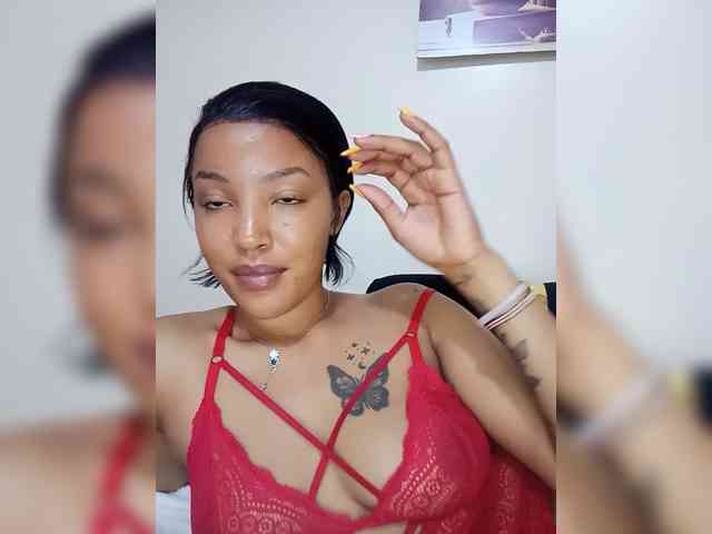 BeautifulGia webcam