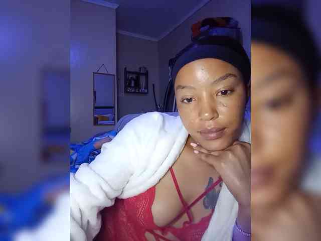 BeautifulGia webcam