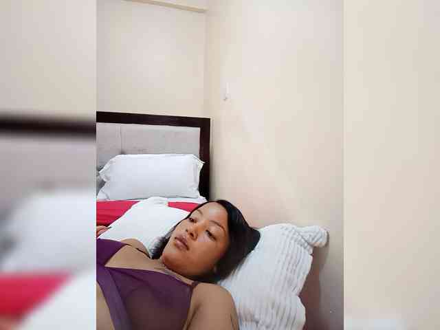 BeautifulGia webcam