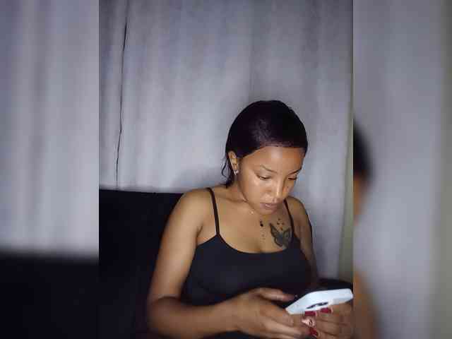 BeautifulGia webcam
