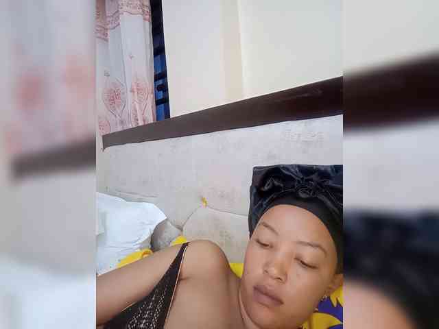 BeautifulGia webcam