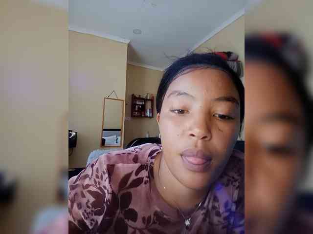 BeautifulGia webcam