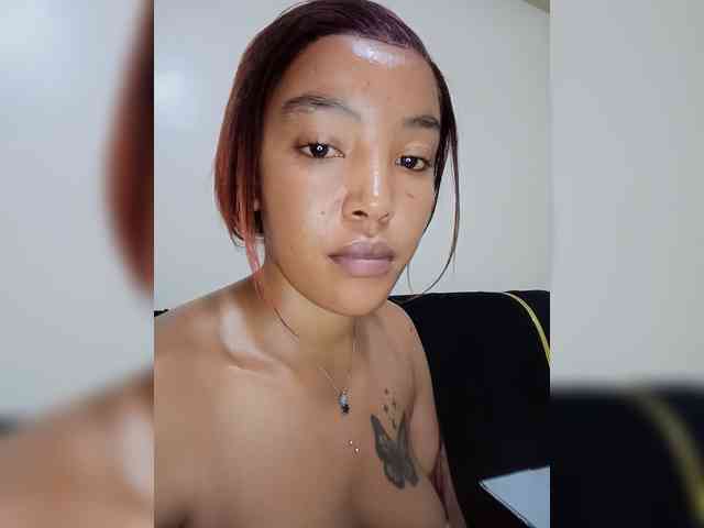 BeautifulGia webcam