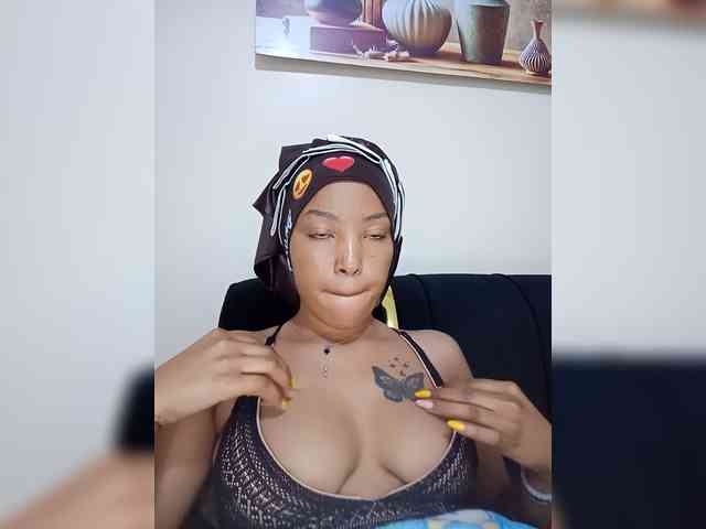 BeautifulGia webcam