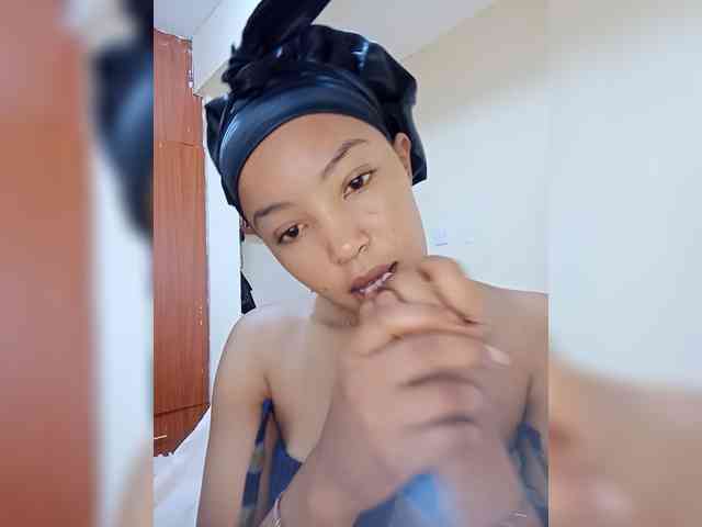 BeautifulGia webcam