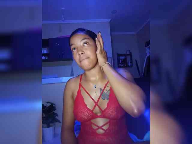 BeautifulGia webcam