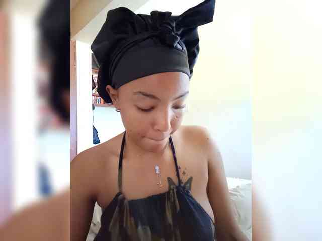BeautifulGia webcam