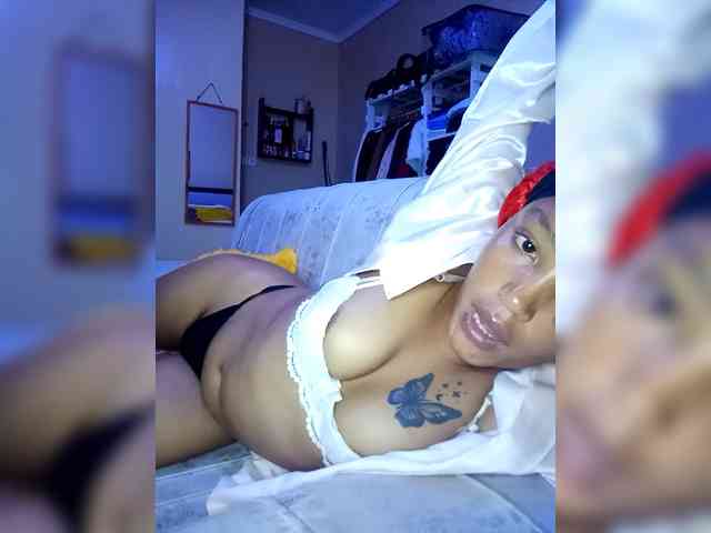 BeautifulGia webcam