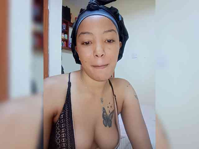 BeautifulGia webcam