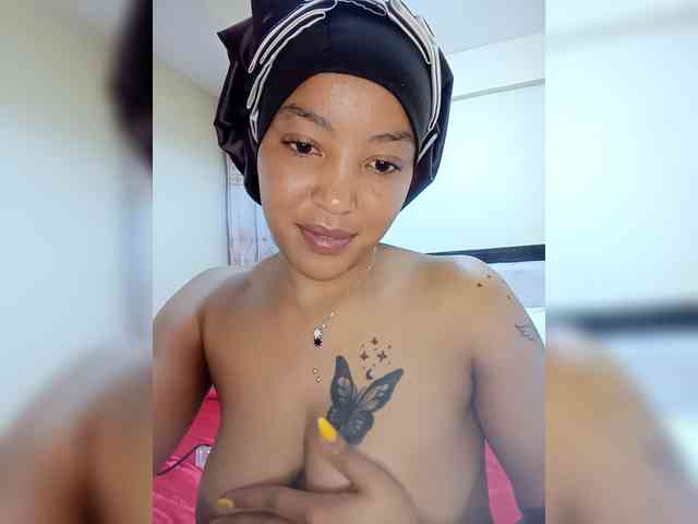 BeautifulGia webcam