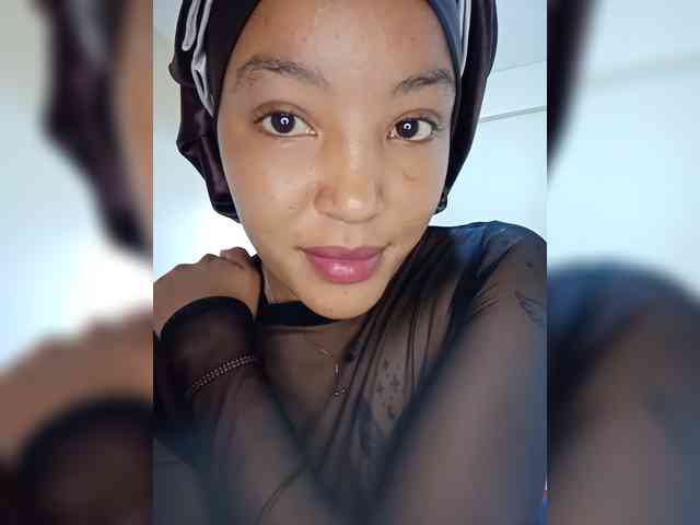 BeautifulGia webcam