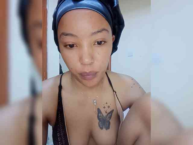 BeautifulGia webcam