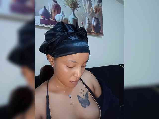BeautifulGia webcam