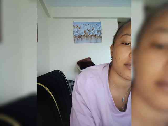 BeautifulGia webcam