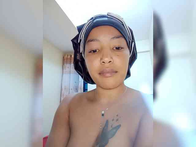 BeautifulGia webcam