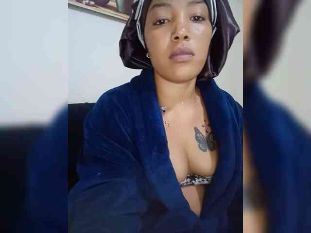 BeautifulGia webcam