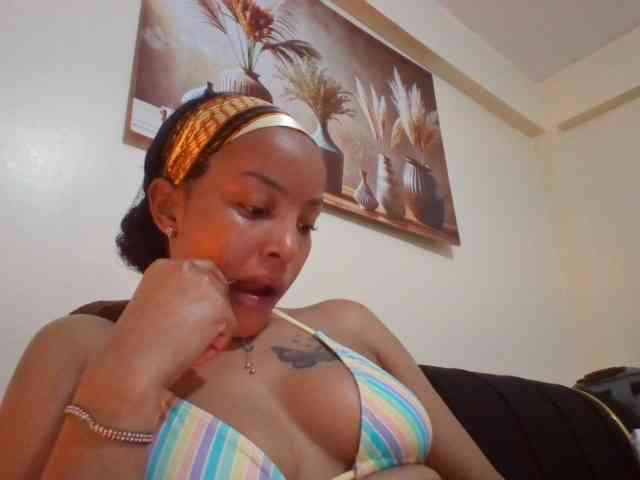 BeautifulGia webcam