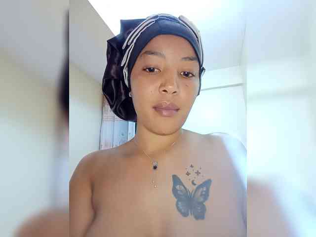 BeautifulGia webcam