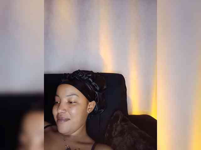 BeautifulGia webcam