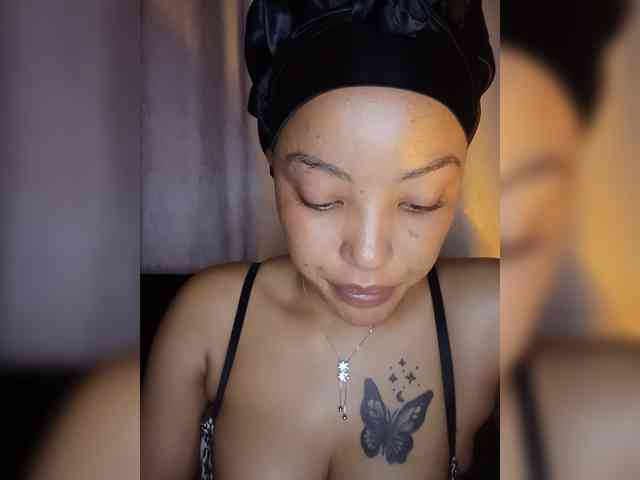 BeautifulGia webcam