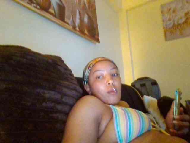 BeautifulGia webcam