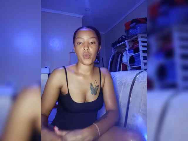 BeautifulGia webcam