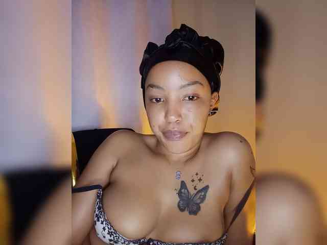 BeautifulGia webcam