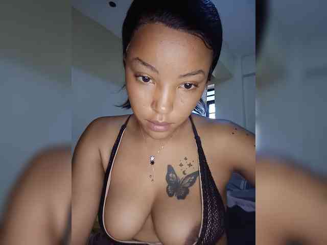 BeautifulGia webcam