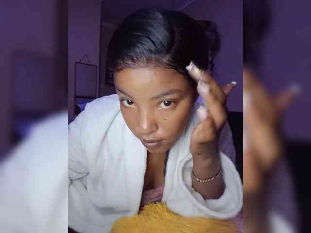 BeautifulGia webcam