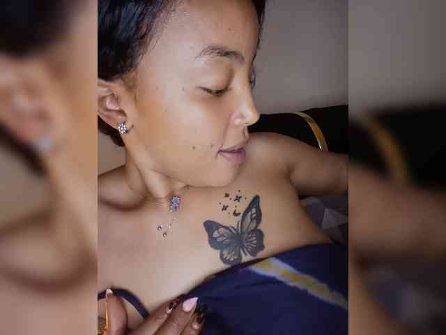 BeautifulGia webcam