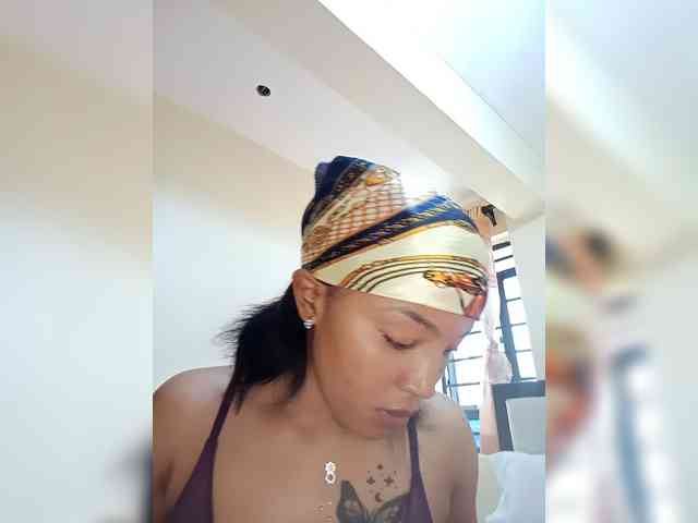 BeautifulGia webcam