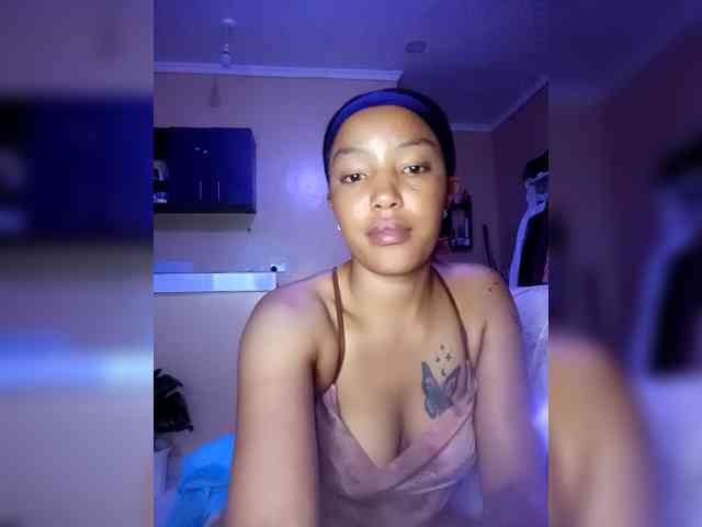 BeautifulGia webcam