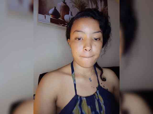 BeautifulGia webcam