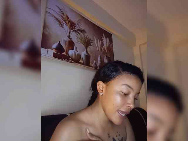 BeautifulGia webcam