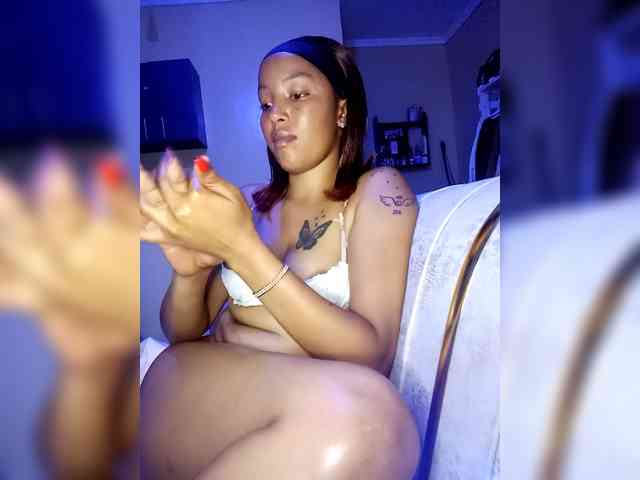 BeautifulGia webcam